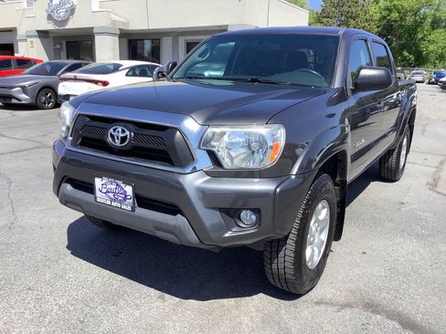 Used 2014 Toyota Tacoma 4x4 Double Cab w/ SR5 Package image 4
