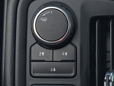 Used 2024 Chevrolet Silverado 2500 Custom w/ Custom Convenience Package image 17