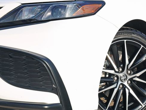 Used 2023 Toyota Camry SE image 10