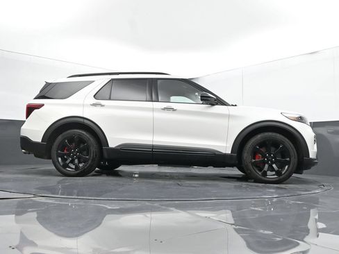 Used 2021 Ford Explorer ST w/ Equipment Group 401A AWD/4WD image 24
