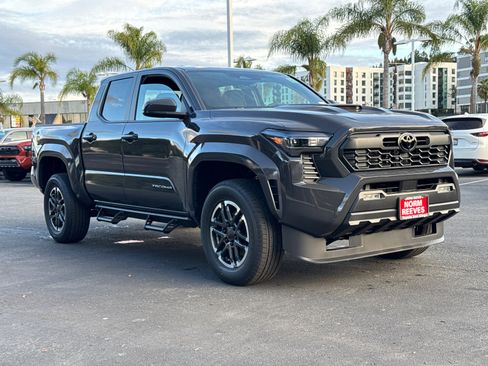 New 2026 Toyota Tacoma TRD Sport image 4