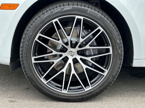 Certified 2023 Porsche Macan image 27