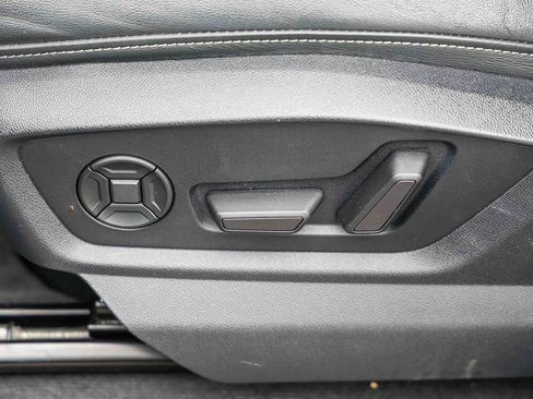 Used 2023 Audi Q8 Premium Plus w/ Premium Plus Package image 22