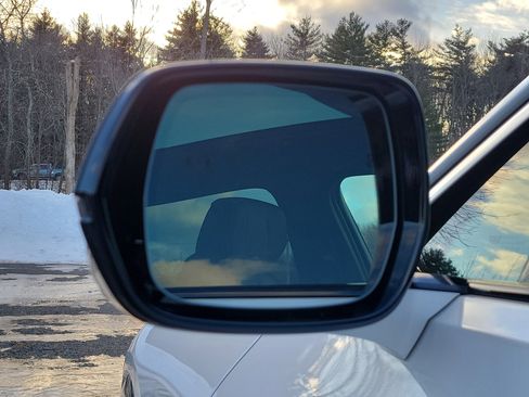 New 2025 Cadillac Lyriq Luxury image 10