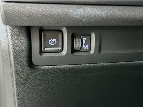 Used 2024 Cadillac XT4 Premium Luxury image 17