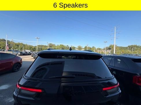 Used 2022 Jeep Grand Cherokee L Limited w/ Black Appearance Package AWD/4WD image 7