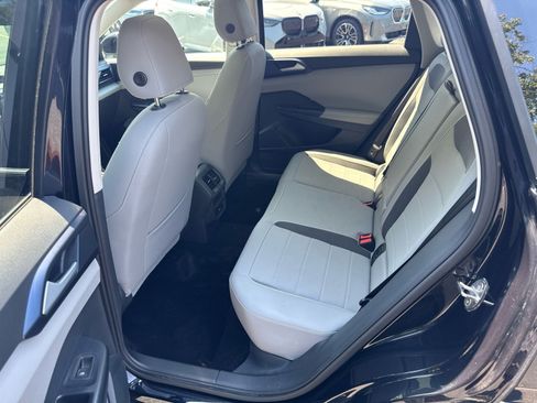 Used 2024 Volkswagen Taos SE AWD/4WD image 31