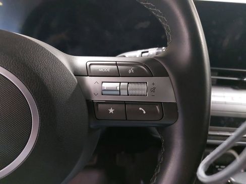 Certified 2025 Hyundai Kona SEL image 17