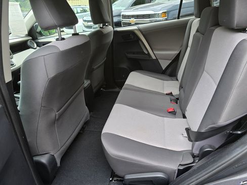Used 2013 Toyota RAV4 LE AWD/4WD image 10