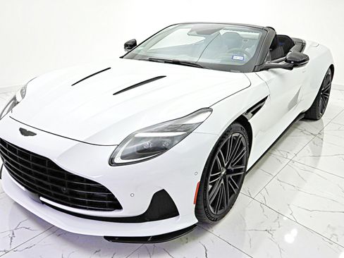 Used 2024 Aston Martin DB12 Convertible RWD image 13