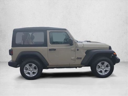 Used 2022 Jeep Wrangler Sport AWD/4WD image 4