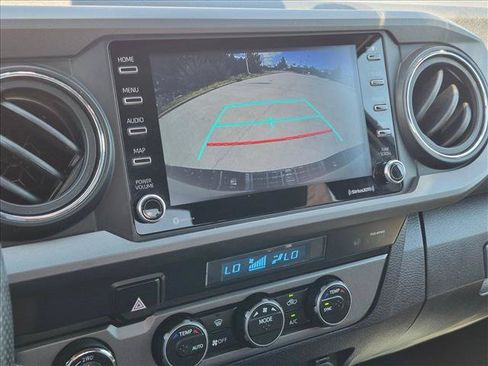 Used 2022 Toyota Tacoma TRD Off-Road AWD/4WD image 14