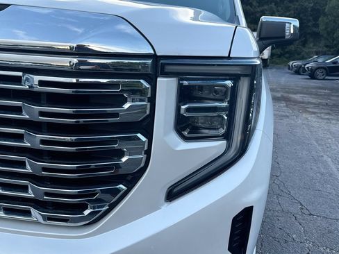 Used 2023 GMC Sierra 1500 Denali w/ Technology Package AWD/4WD image 10