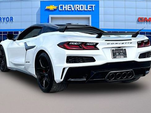 New 2026 Chevrolet Corvette Z06 w/ Z07 Performance Package RWD image 3