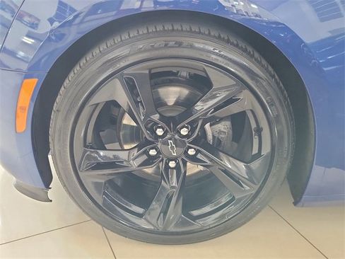 Used 2023 Chevrolet Camaro LT w/ RS Package image 4