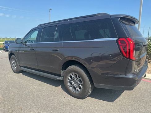 Used 2025 Ford Expedition Max Active RWD image 4