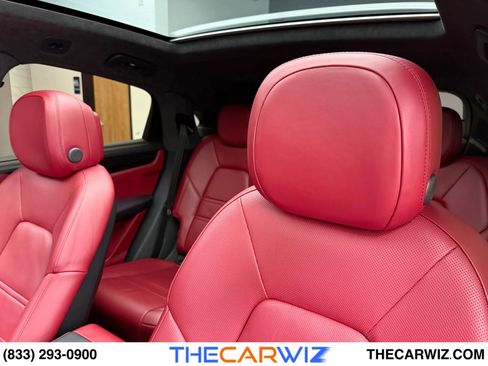 Used 2023 Porsche Cayenne GTS image 42
