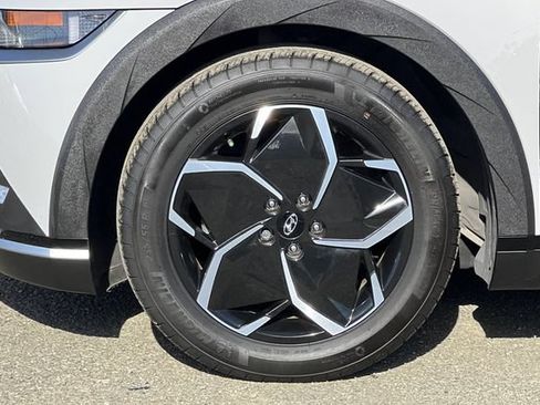 Certified 2024 Hyundai Ioniq 5 SEL RWD image 34
