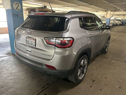Used 2018 Jeep Compass Limited w/ Navigation Group FWD image 2