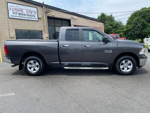 Used 2018 RAM 1500 Classic SLT AWD/4WD image 2