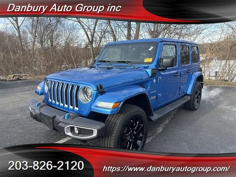 Used 2023 Jeep Wrangler Unlimited Sahara w/ Cold Weather Group AWD/4WD image 1
