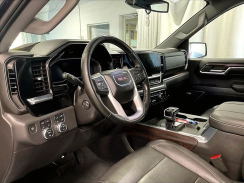 Used 2023 GMC Sierra 1500 SLT w/ SLT Premium Package AWD/4WD image 8
