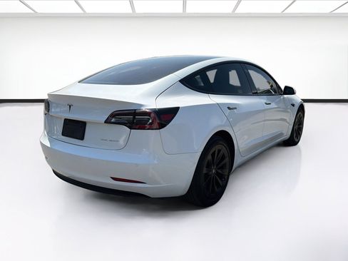 Used 2022 Tesla Model 3 Long Range AWD/4WD image 4