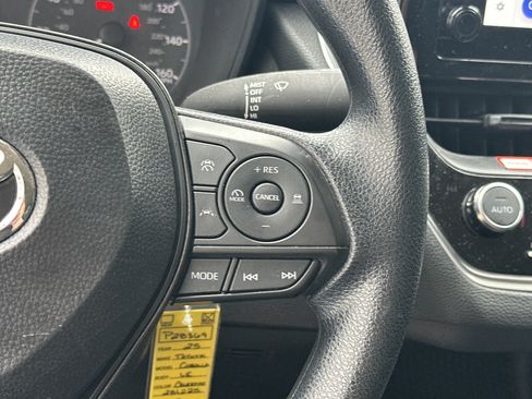 Used 2025 Toyota Corolla LE image 19