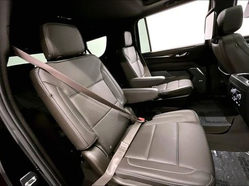 Used 2023 GMC Yukon XL Denali w/ Denali Reserve Package AWD/4WD image 26