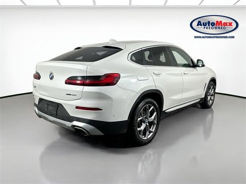 Used 2024 BMW X4 xDrive30i image 2
