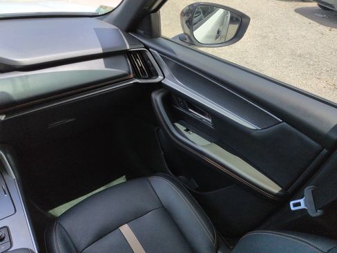 Used 2025 MAZDA CX-70 Plug-In Hybrid w/ Premium Plus AWD/4WD image 17