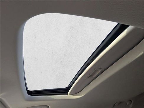 New 2026 Chevrolet Trax LT w/ Sunroof Package image 5