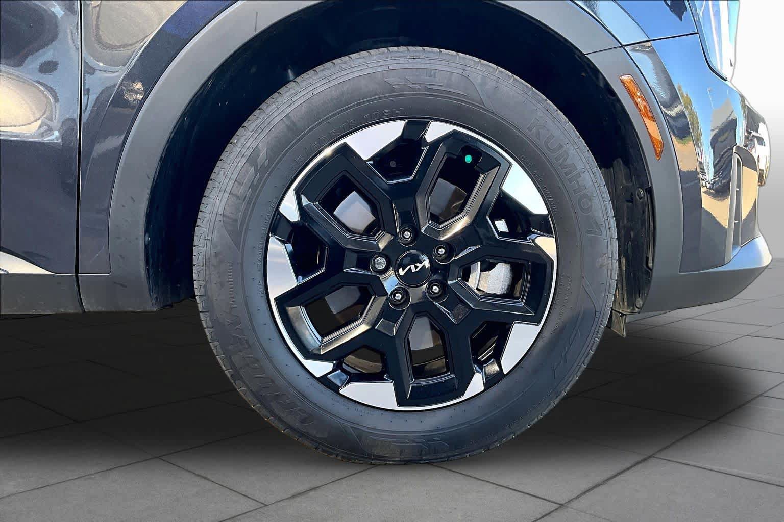 Used 2025 Kia Sorento S FWD image 10