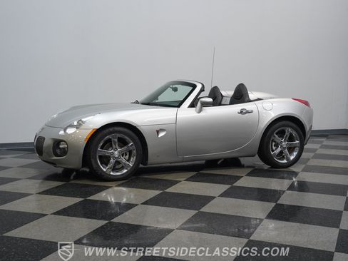 Used 2007 Pontiac Solstice GXP w/ Premium Package RWD image 7