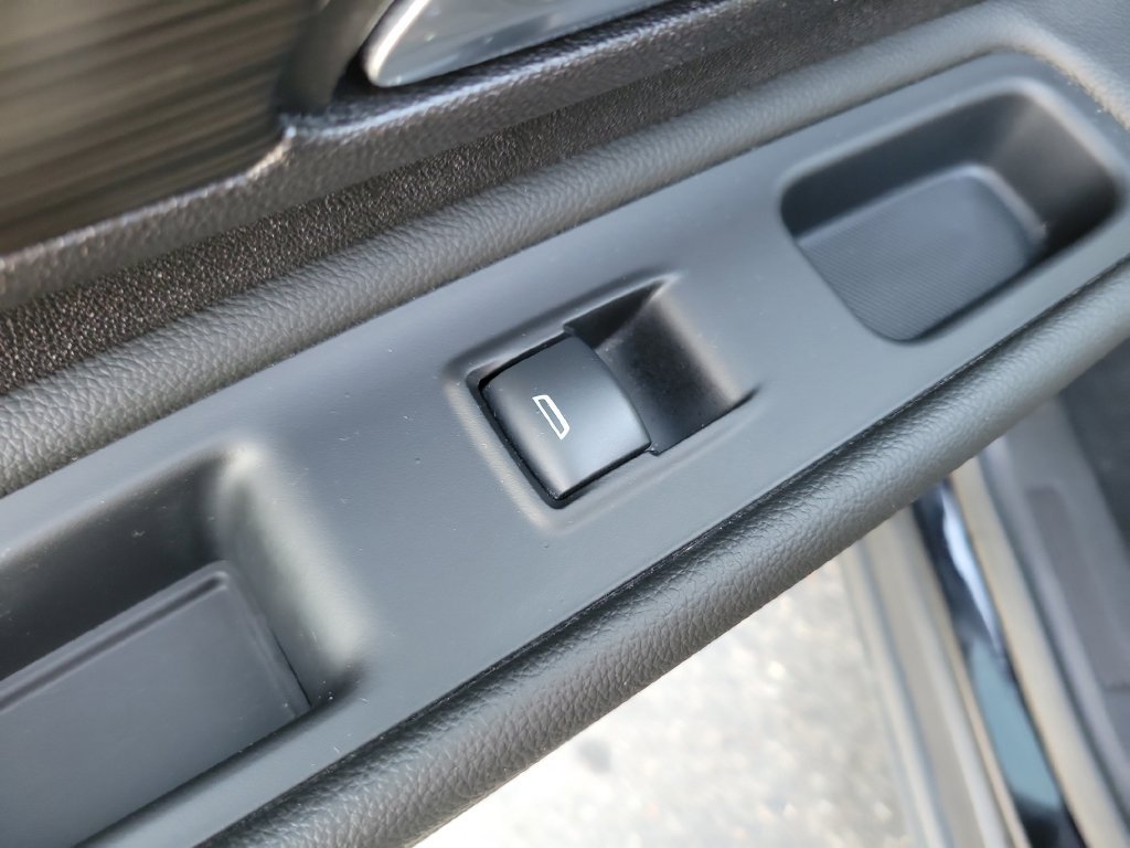 Used 2024 GMC Terrain SLE FWD image 20