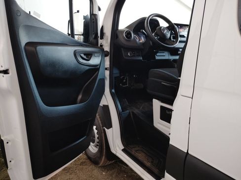 Used 2026 Mercedes-Benz Sprinter 2500 image 18