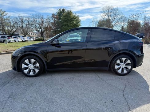 Used 2021 Tesla Model Y Long Range image 8