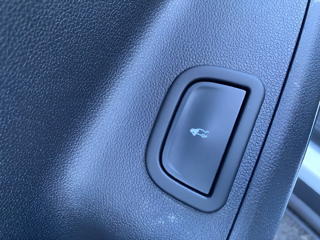 Used 2025 GMC Acadia Elevation FWD image 15