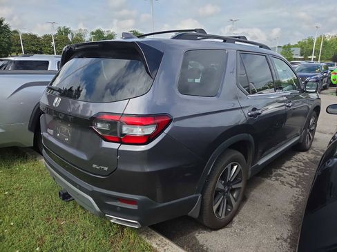 Used 2023 Honda Pilot Elite image 5