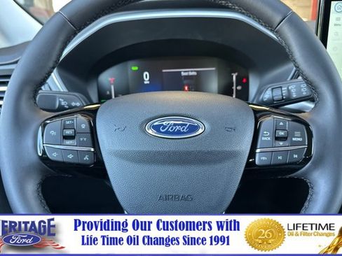 New 2025 Ford Escape SE image 24