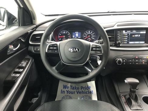 Used 2019 Kia Sorento LX image 15
