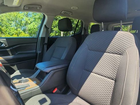 Used 2018 GMC Acadia SLE FWD image 14