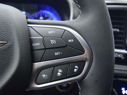 New 2026 Chrysler Pacifica Select image 24