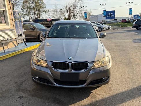 Used 2010 BMW 328i xDrive Sedan w/ Premium Pkg AWD/4WD image 9