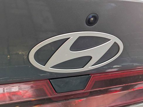 Used 2024 Hyundai Elantra SE image 10