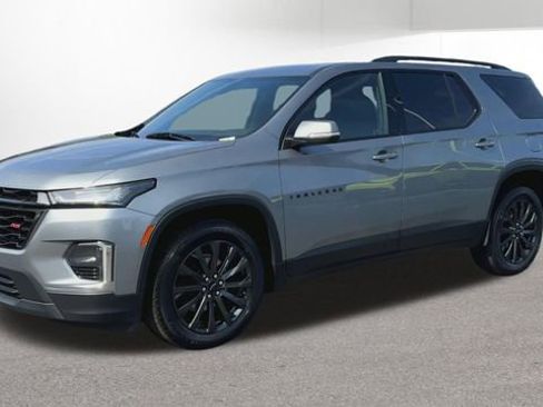 Used 2023 Chevrolet Traverse RS image 4