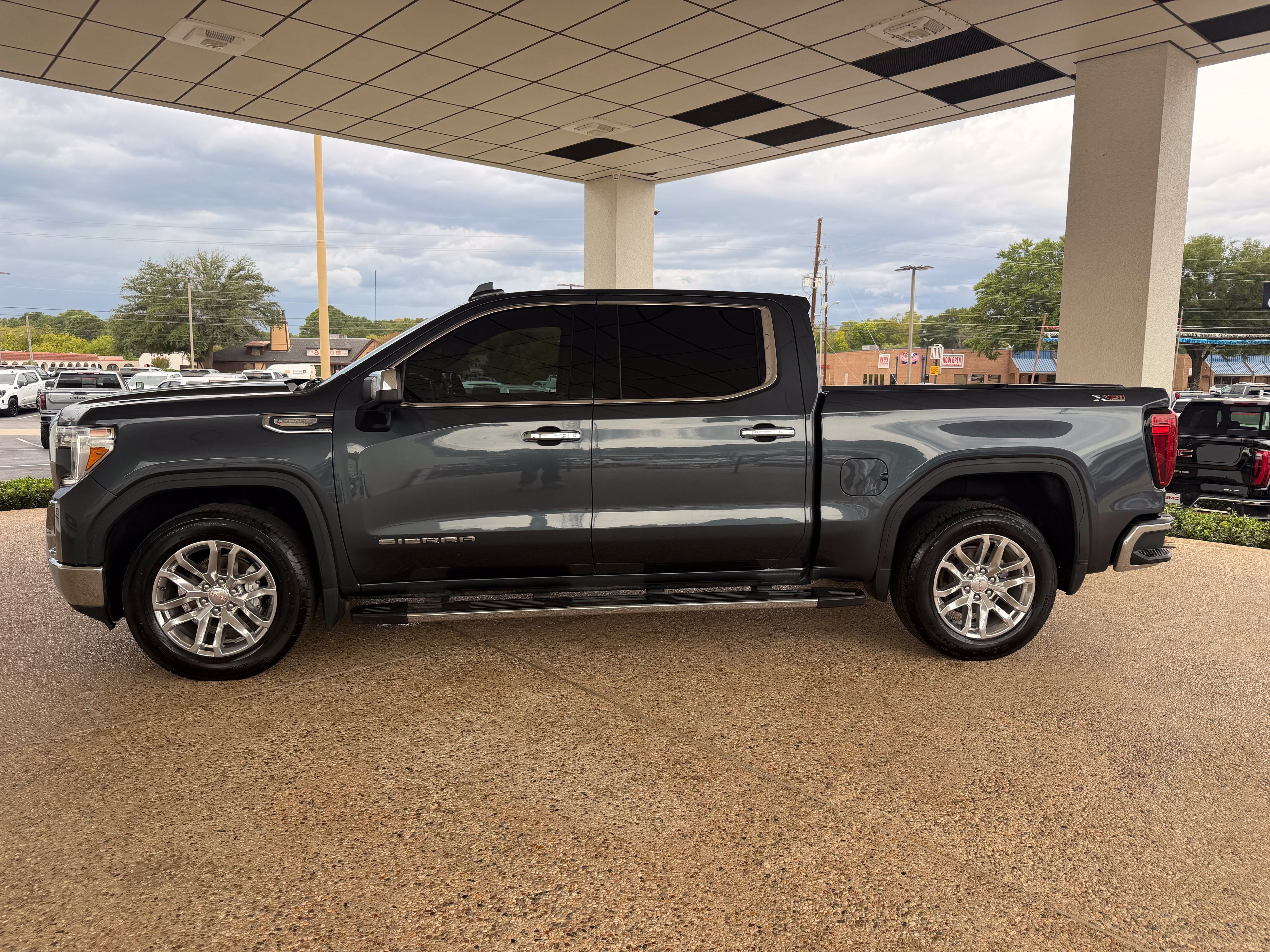 Used 2021 GMC Sierra 1500 SLT AWD/4WD image 1