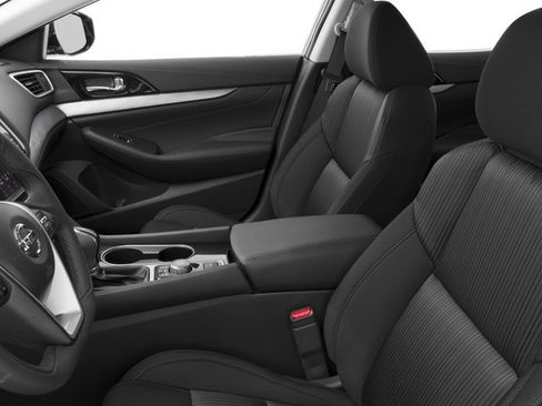 Used 2017 Nissan Maxima FWD image 9