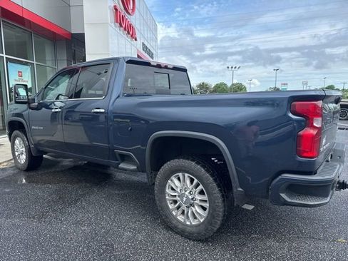 Used 2020 Chevrolet Silverado 2500 High Country w/ Z71 Off-Road Package AWD/4WD image 3