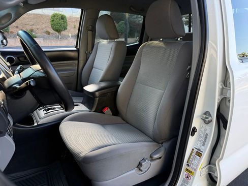 Used 2015 Toyota Tacoma 2WD Double Cab w/ SR5 Package image 11